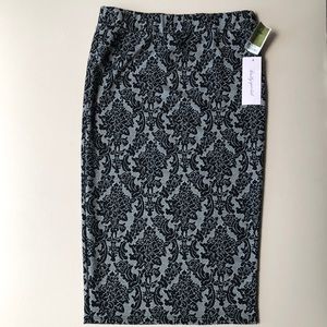 NWT daily special floral patterned skirt